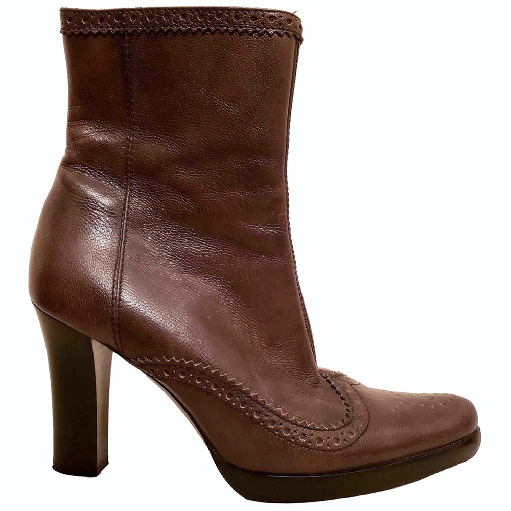 [SOLD] Hugo Boss Brown Leather Block Heel Boots Size 37